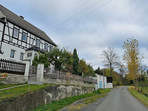 Waldquellenrundweg Langenwolschendorf - Fachwerk im Dorf