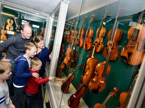 Musikinstrumentenmuseum Markneukirchen Familie
