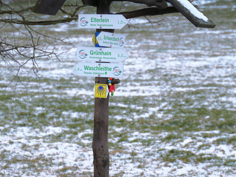 Wegweiser am ErzCamino