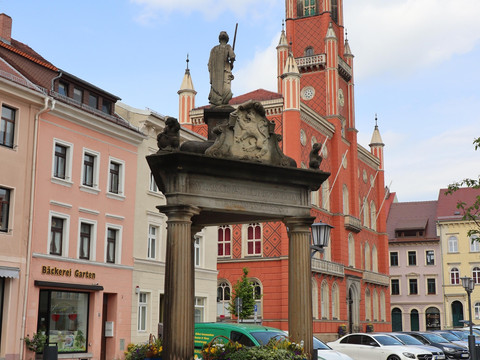 Adreasbrunnen vor dem Kamenzer Rathaus
