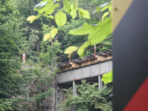 Eisenbahnbrücke im Durchsbruchtal