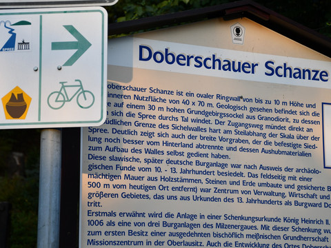 Hinweistafel am Aufgang zur Doberschauer Schanze