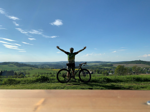 Panorama Loop - Blick vom Ahornberg zum Schwartenberg