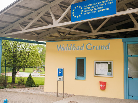 Waldbad Grund - Freibad an der Strecke