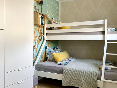 Etagenbett 140x200cm und 90x200cm