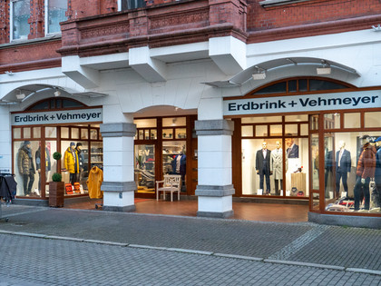 Erdbring + Vehmeyer Außenansicht des Herrenmodegeschäfts Erdbrink & Vehmeyer