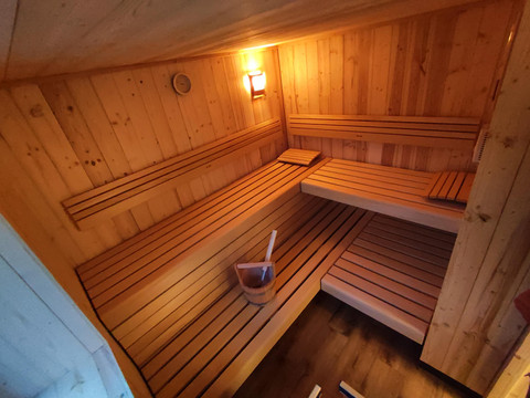 9 Sauna