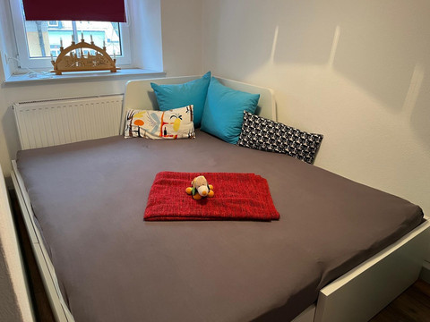 Schlafzimmer 2 - Bett ausgeklappt auf 1,60m