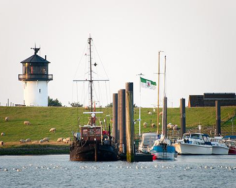 Leuchtturm Dicke Berta, Hafen, Cuxland