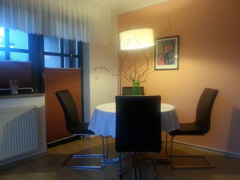 Eßbereich im Wohnzimmer