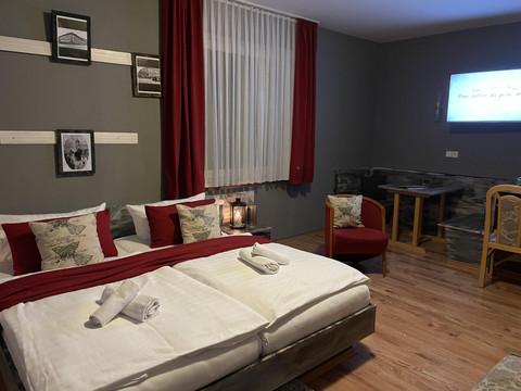 5E3C4314-C999-4802-BAFA-1A41E28250F2