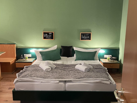 0582FD7E-722C-4A86-B9C3-1A45AE214FBE