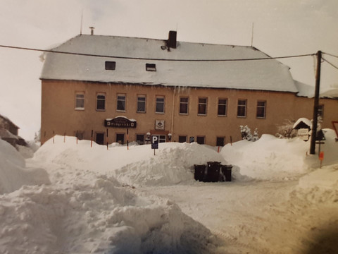 Vorderansicht Schnee