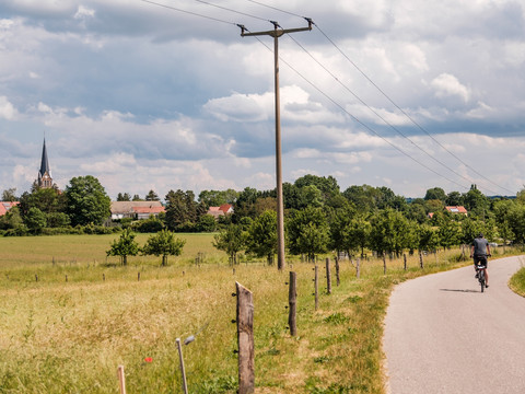 Ruhige Wege durch die Region