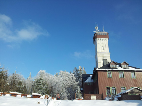 Hausberg Pöhlberg mit Spazierwegen
