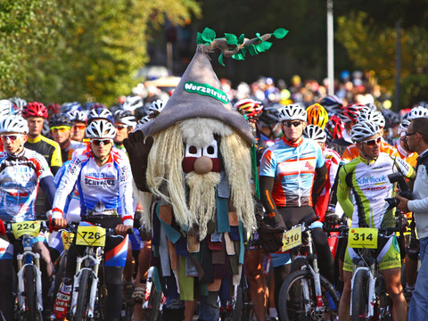 Start Radrennen mit Wurzelrudi
