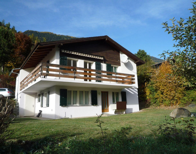 Aussenansicht Sommer Talseite