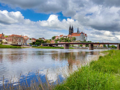 klavierfabrik-meissen-albrechtsburg1