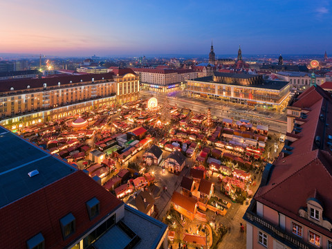 Der Altmarkt Dresden zur Weihnachtszeit