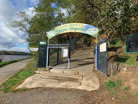 Eingang vom Elberadweg