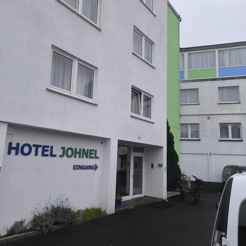 Seitliche Ansicht Hotel Johnel