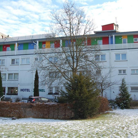 Winterliche Außenansicht Hotel Johnel