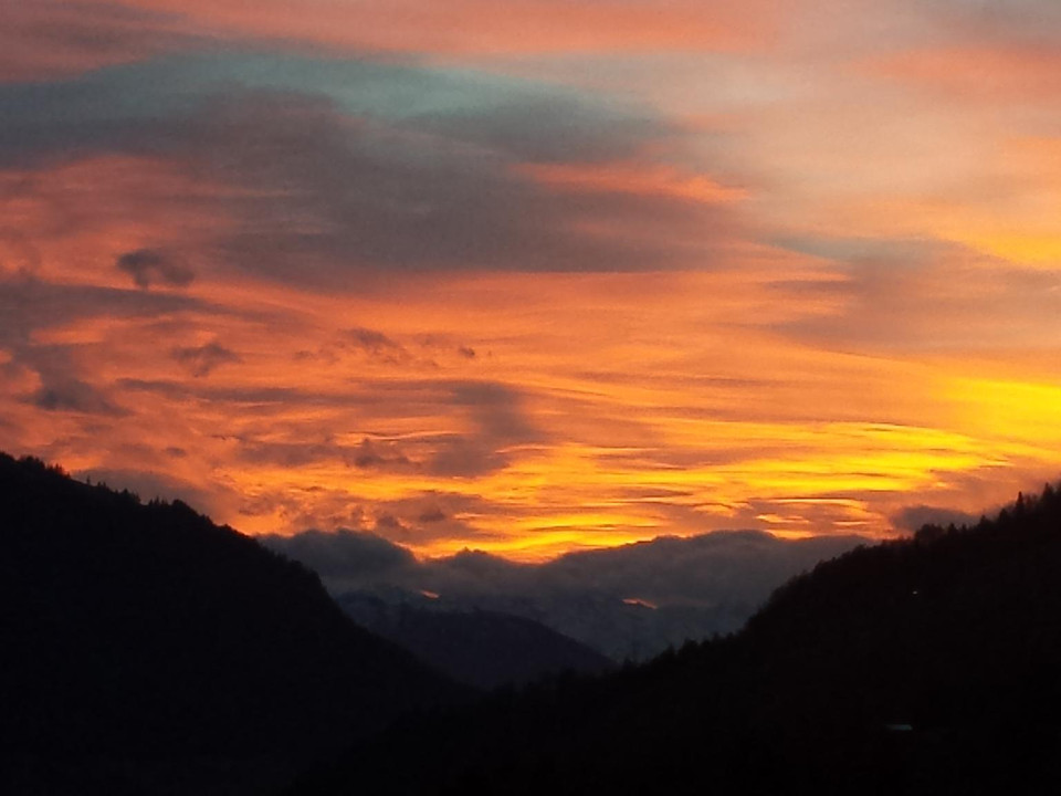 Sonnenuntergang Balkon Ferienwohnung Fiesch