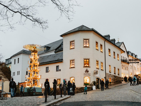 Krauss-Pyramide auf dem Schwarzenberger Weihnachtsmarkt