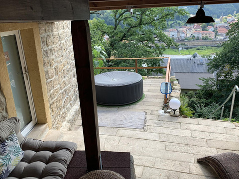 Terrasse mit Pool und Chillecke