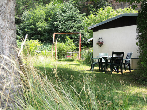 Sitzgelegenheit im hinteren Teil des Gartens