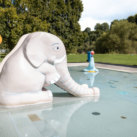 Hochbad Kinderbecken.jpeg