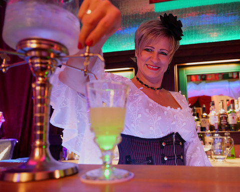 absinthnacht mit burlesqueshow in der spielerspelunke.jpg