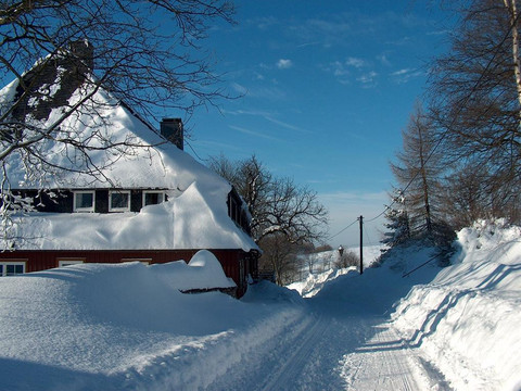 Blick auf die Ostseite des Verlegerhauses