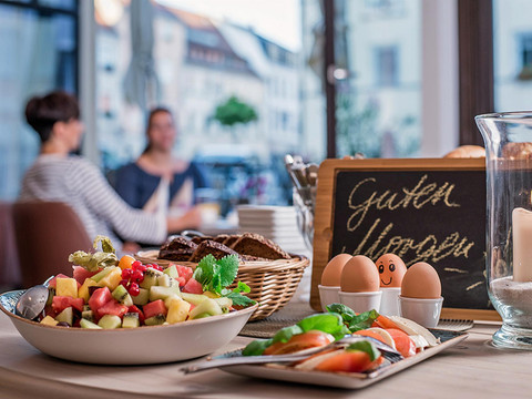 Frühstück im Restaurant "Platzhirsch"