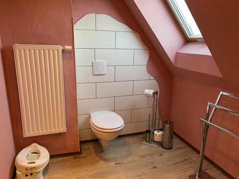 GÄSTE WC APPARTEMENT A
