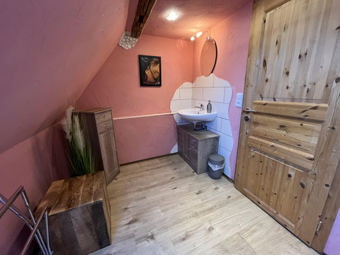 GÄSTE WC APPARTEMENT A
