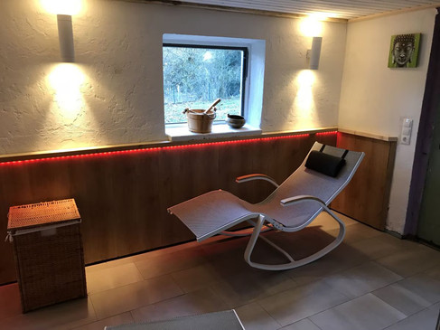 wellness-liegen.jpg