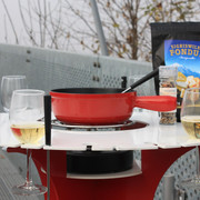 outdoor-fondue-plaus-sigriswil-panoramabruecke-stehtisch.jpg