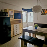 Casa_Azul_Küche.jpg Küche mit hohem Tisch und vier SitzmöglichkeitenKitchen with high table and four seats