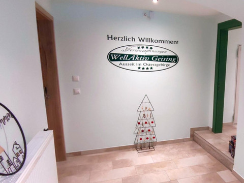 Außenansicht Haus 006 Hausflur Eingangsbereich