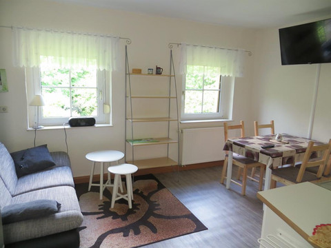 Wohnraum mit Küchenzeile