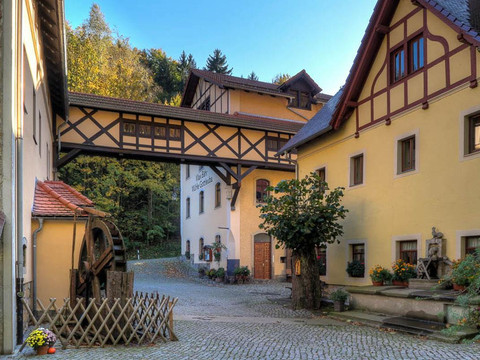 romantischer Innenhof der Mühle