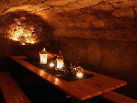 Romantischer Gewölbekeller im Haus