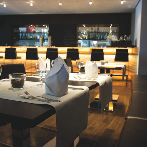 Bistro-Bar Bistro-Bar im RAMADA BY WYNDHAM DRESDENBistro bar at RAMADA BY WYNDHAM DRESDENBistro-bar v hotelu RAMADA BY WYNDHAM DRESDENBistro-Bar w RAMADA BY WYNDHAM DRESDENBistro-Bar bij RAMADA BY WYNDHAM DRESDENBistro-Bar al RAMADA BY WYNDHAM DRESDEN