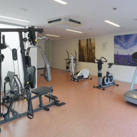 Fitnessraum Fitnessraum im RAMADA BY WYNDHAM DRESDENFitness room at RAMADA BY WYNDHAM DRESDEN