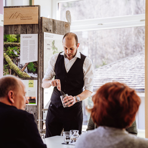 Exklusives Erlebnis Rum Schokolade Degustation Schokolade Austeilen Exklusives Erlebnis Rum Schokolade Degustation Schokolade Austeilen