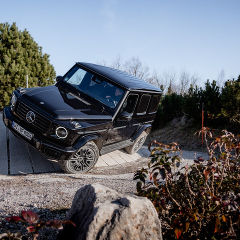 Mercedes-Benz Offroad Parcours The Rock! Schraege Kurve Mercedes-Benz Offroad Parcours The Rock! Schraege Kurve