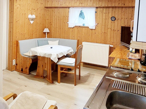 Essecke mit Küchenzeile