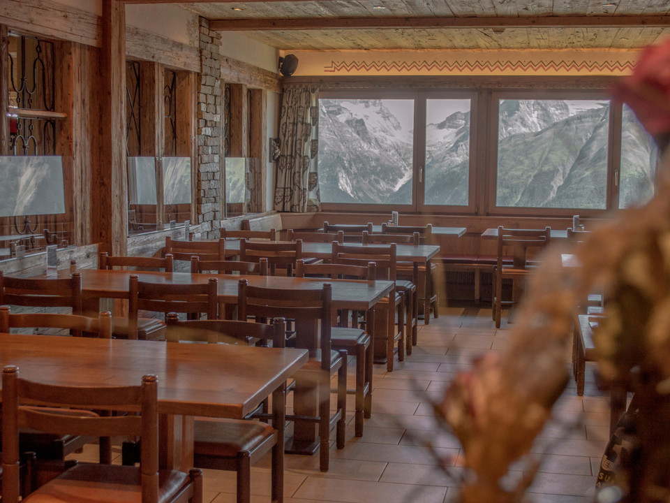 Restaurant Eggishorn.jpg