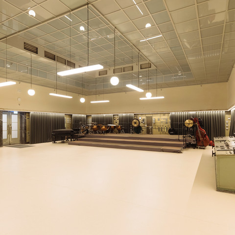 Historic control room at Kraftwerk Mitte Historische Schaltwarte im Kraftwerk MitteHistoric control room at Kraftwerk MitteHistorická řídicí místnost v elektrárně MitteHistoryczna sterownia w elektrowni MitteHistorische controlekamer bij elektriciteitscentrale MitteLa storica sala di controllo della centrale elettrica di Mitte